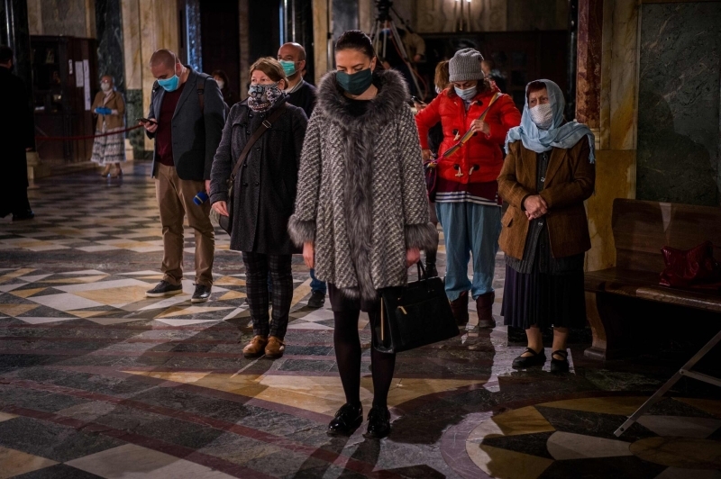 <p>Ülkede halka açık pazarlara kontrollü ve tek yönlü giriş sistemi uygulandı. Çiçek ve Söğüt Bayramı olarak bilinen bu Pazar gününde ise, bütün çiçek pazarları kapatıldı.</p>