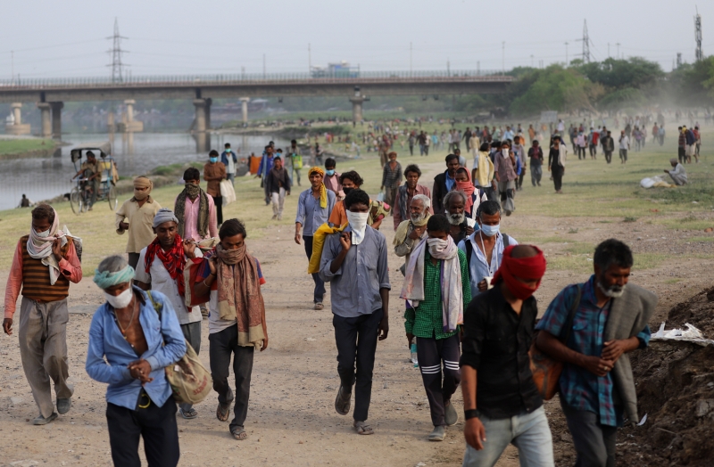 <p>Yeni Delhi'de Kovid-19 tedbirleri</p>