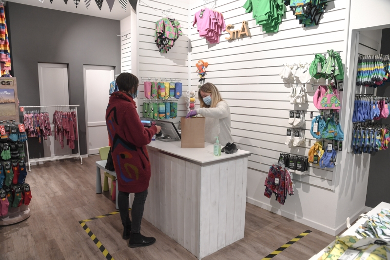 <p>İtalya'da bazı işletmeler tekrar açılıyor</p>