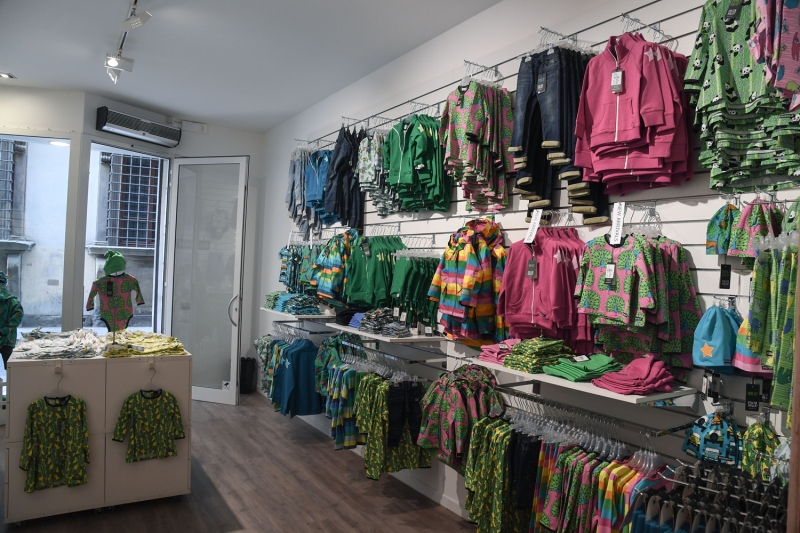 <p>İtalya'da bazı işletmeler tekrar açılıyor</p>