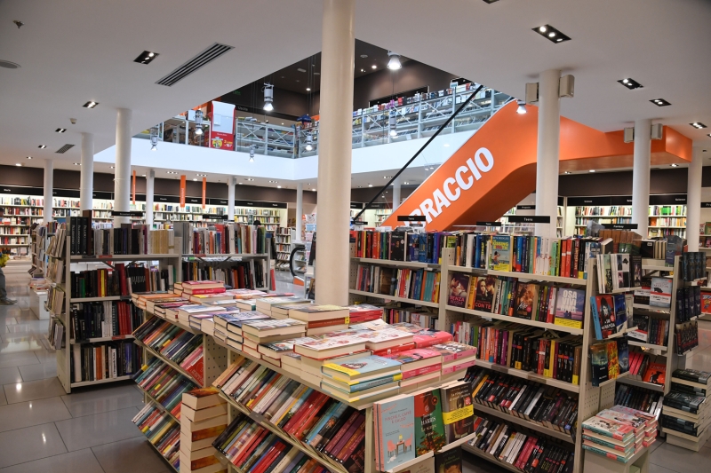 <p>İtalya'da bazı işletmeler tekrar açılıyor</p>