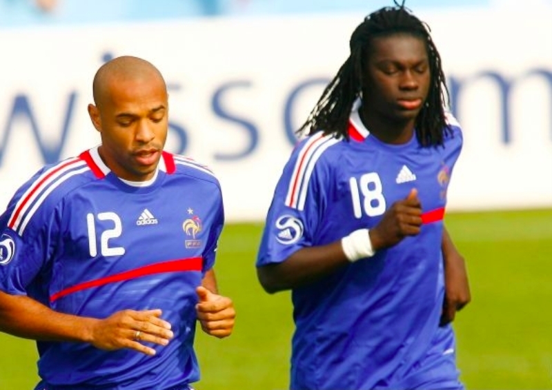 Yedek santrfor - Thierry Henry<br>