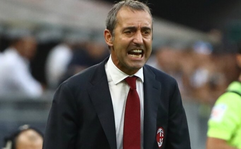 <p>Futbolculuk olarak başarılı bir geçmişe sahip olmayan Giampaolo, 1990 yılından 97'ye kadar İtalya'nın çeşitli alt liglerinde top oynadı. </p>