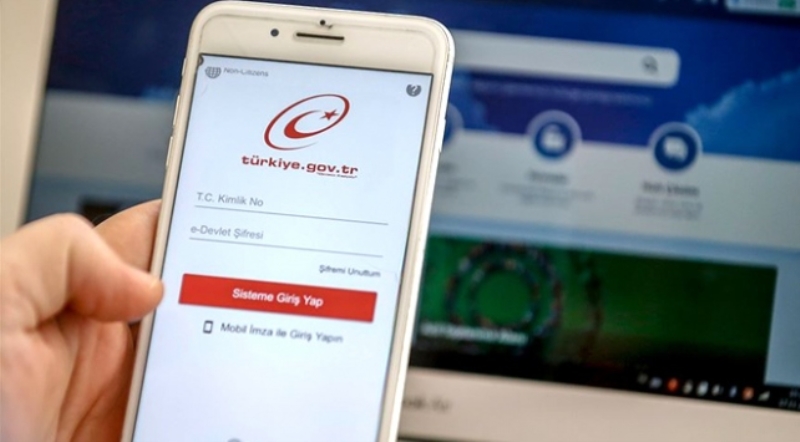 <p>Değerlendirme sonucu başvurucuya SMS ile bildirilecek.</p><p>Başvurusu onaylananlar, otogar veya havalimanlarında oluşturulan başvuru masalarından vatandaşlık numaraları ile doğrulama yapıldıktan sonra kabul edilecek.</p>