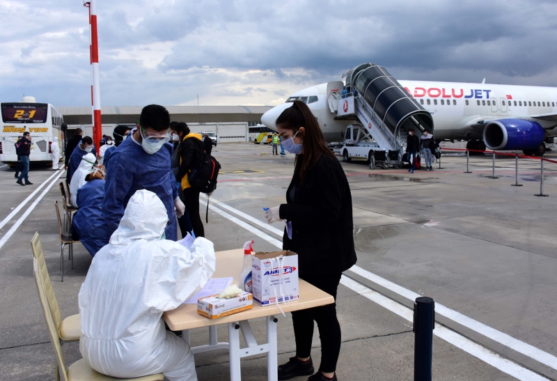 <p>KKTC'den getirilen 175 Türk vatandaşı Muş'ta yurda yerleştirildi</p>