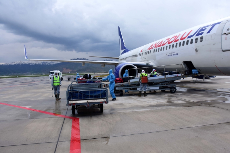 <p>KKTC'den getirilen 175 Türk vatandaşı Muş'ta yurda yerleştirildi</p>