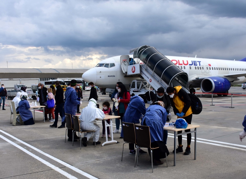 <p>KKTC'den getirilen 175 Türk vatandaşı Muş'ta yurda yerleştirildi</p>