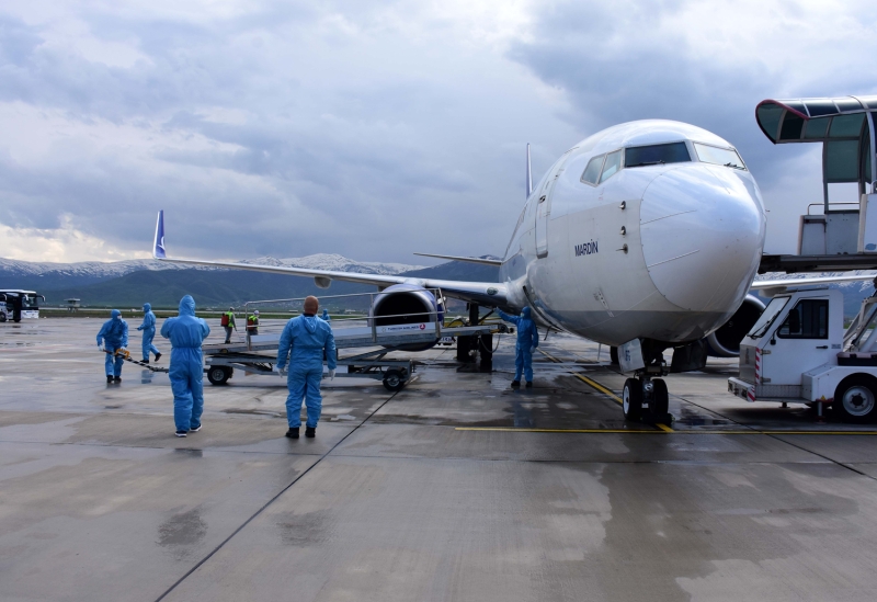 <p>KKTC'den getirilen 175 Türk vatandaşı Muş'ta yurda yerleştirildi</p>