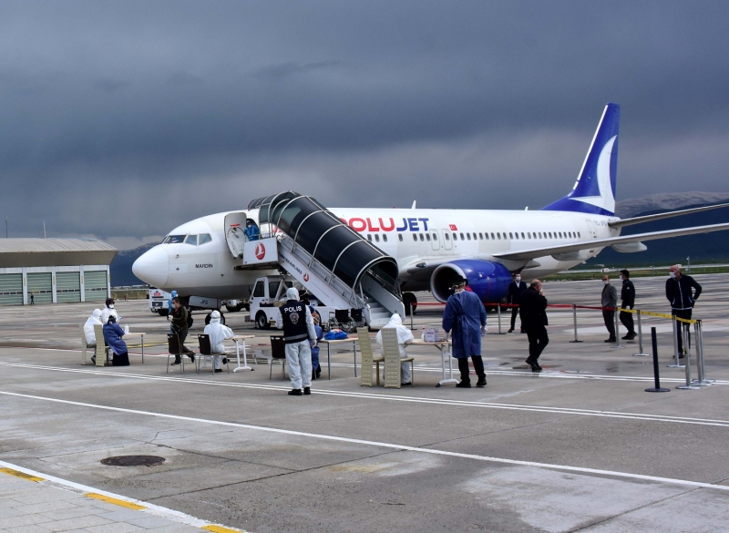 <p>KKTC'den getirilen 175 Türk vatandaşı Muş'ta yurda yerleştirildi</p>