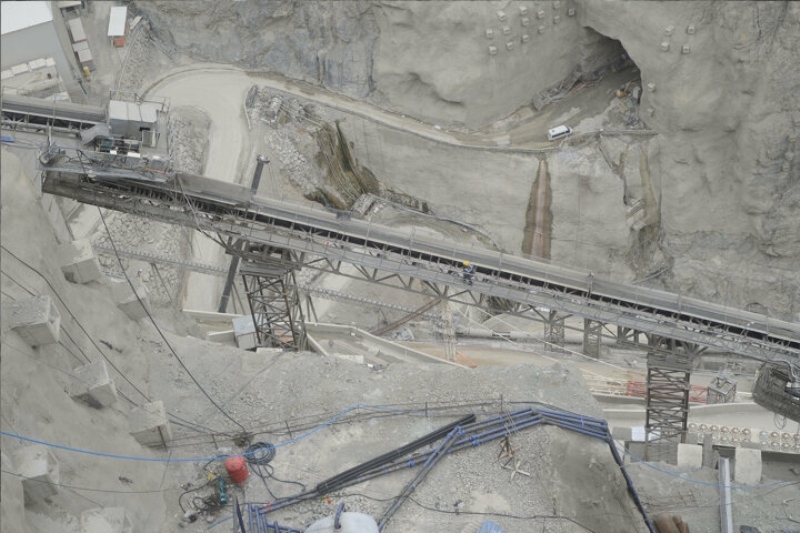 <p>Tarım ve Orman Bakanı Bekir Pakdemirli, 'Türkiye'nin vizyon projelerinden olan Yusufeli Barajı'nda yükseklik 200 metreye ulaştı.' ifadesini kullandı. Pakdemirli yazılı açıklamasında, barajın yerli ve milli kaynaklarla Türk mühendisleri tarafından Artvin'de yapıldığını anımsattı.</p>