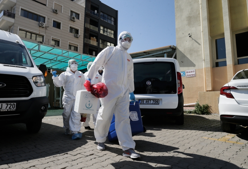 <p><b>- 'İZMİR'DE 422 KİŞİLİK FİLYASYON EKİBİ VAR'</b><br></p>