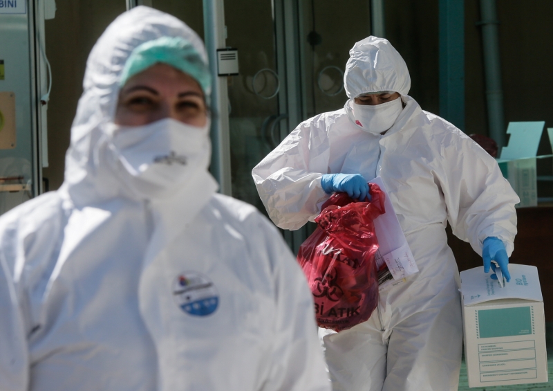 <p>Filyasyon ekibinin yeni vakaların belirlenmesi konusunda çok dikkatli olduğunu dile getiren Kızılelma, şunları kaydetti:</p>