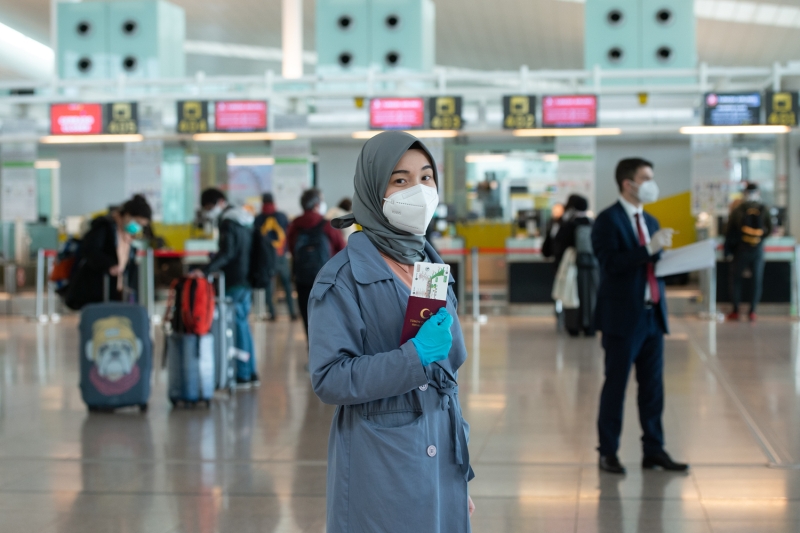 <p>Kovid-19 nedeniyle yurda dönen Türkler Barselona'dan 'En büyük Türkiye' pankartıyla ayrıldı</p>