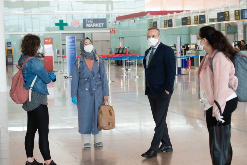 <p>Kovid-19 nedeniyle yurda dönen Türkler Barselona'dan 'En büyük Türkiye' pankartıyla ayrıldı<br></p>