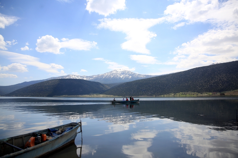 <p>Adayı ziyaret eden Kaymakam Onur Yılmazer, AA muhabirine, adada yaşamın zor olduğunu, insanların hayvancılık, balıkçılık ve tarımla hayatlarını idame ettirdiğini dile getirdi.</p>