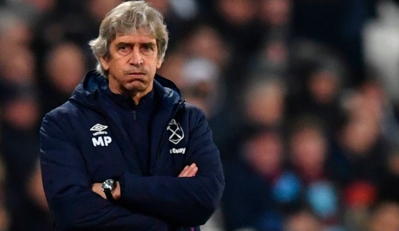 <p>66 ya��ndaki teknik direkt�r�n menajeriyle yap�lan ilk g�r��menin ard�ndan birka� telefon g�r��mesi daha yap�ld��� ve kul�b�n �artlar�n�n sunuldu�u ifade edildi.&nbsp;</p>