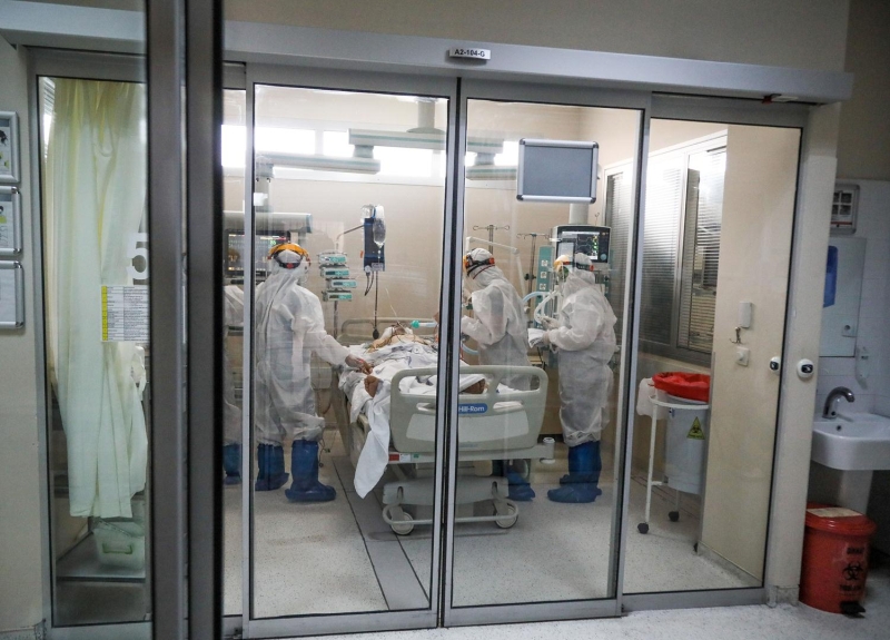 <p>Koronavirs hastalarnn tedavi edilebilmesi iin ncelikli olarak salk alanlarnn kendilerini korumas gerektiini belirten Prof. Dr. Melike Cengiz, yle konutu:</p>