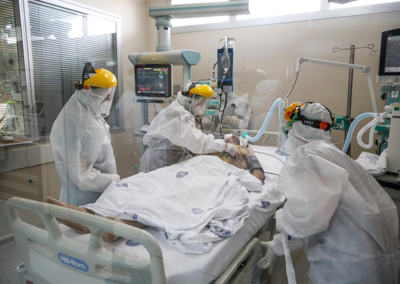 <p>Covid Youn Bakm alanna ziyareti almadklarn belirten Prof. Dr. Melike Cengiz, tm hastalarn ihtiyalarnn salklar tarafndan karlandn syledi. Prof. Dr. Cengiz,</p>