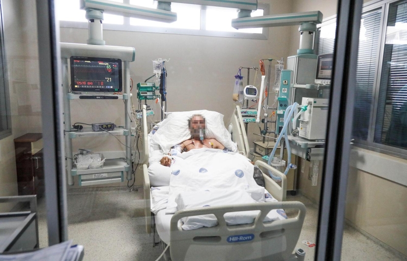 <p>Covid Youn Bakm alannda hastalarn zellikle solunum sknts yaadn belirten Prof. Dr. Melike Cengiz, hastalarn genellikle organ yetersizlikleri nedeniyle youn bakm alanna alndn anlatt. </p>