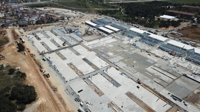 <p>naat alannda ok sayda i makinesi ve ii aralksz bir ekilde alrken, hastane inaat havadan fotorafland.</p><p><br>(DHA)</p>