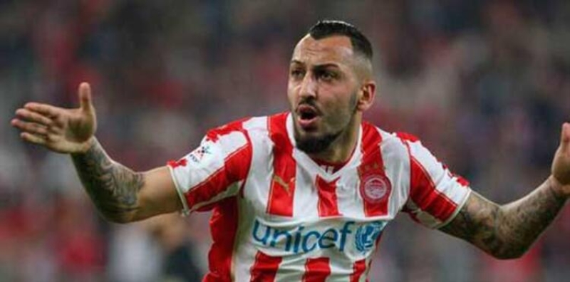 <p>Mitroglou, Olympiakos’un bu maçtaki ikinci golünü attı.</p>