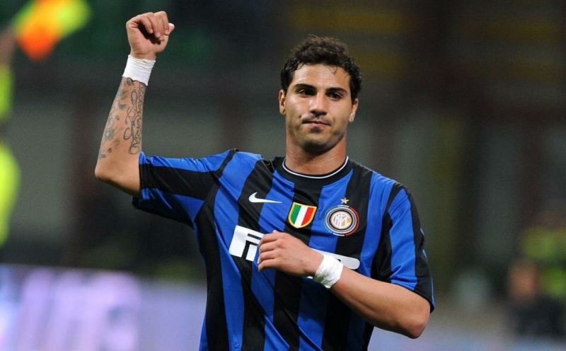 <p><strong>'ARTIK ��ERDEK�LER BEN� END��ELEND�R�YOR'</strong></p><p>'Daha gen�ken, insanlar�n neden benim hatalar�m� arad���n� ve bana �nyarg�yla bakt�klar�n� anlayam�yordum. �imdi 34 ya��ndayd�m ve di�erlerinin d���nceleri beni etkilemiyor. Onlar�n fikirlerine art�k �nem vermiyorum. Art�k, d��ar�dakiler beni endi�elendirmiyor, tek endi�elendirenler i�eridekiler. �zel ya�am�mda veya sahada fark etmiyor, b�yle. Ben gazeteleri a��p ele�tirileri okuyan biri olmad�m. Di�erlerinin nas�l oynad���ma dair fikirlerine ihtiyac�m olmad�.'</p>