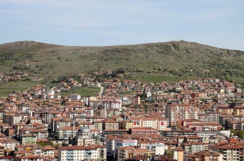 <p><strong>YOZGAT</strong></p><p>%38 Galatasaray</p><p>%33 Fenerbahçe</p><p>%18 Beşiktaş</p>