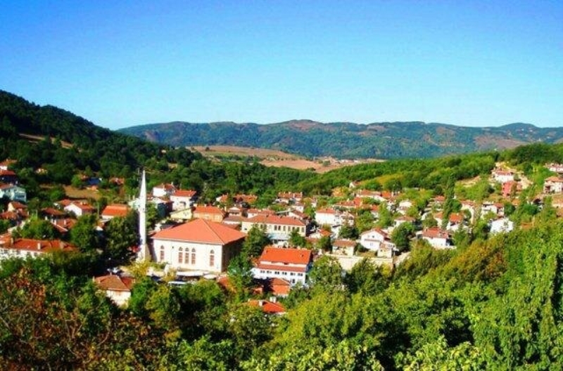 <p><strong>YALOVA</strong></p><p>%35 Fenerbahçe</p><p>%34 Galatasaray</p><p>%25 Beşiktaş</p>