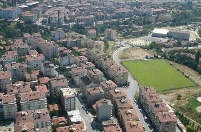 <p><strong>KARABÜK</strong></p><p>%32 Fenerbahçe</p><p>%30 Galatasaray</p><p>%19 Beşiktaş</p>