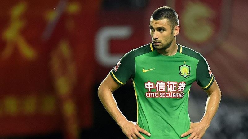 <p>Sohu internet sitesi ise 'Beijing Guoan'ın eski futbolcusu Çin hakkında kötü şeyler söyledi' satırlarını başlıklarında kullandı.</p>