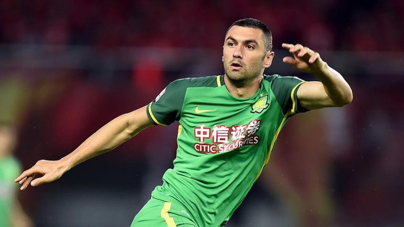 <p>Burak Yılmaz'ın bu sözleri, koronavirüsünün merkezi olan ülkede son günlerin en çok konuşulan konularından oldu.</p>