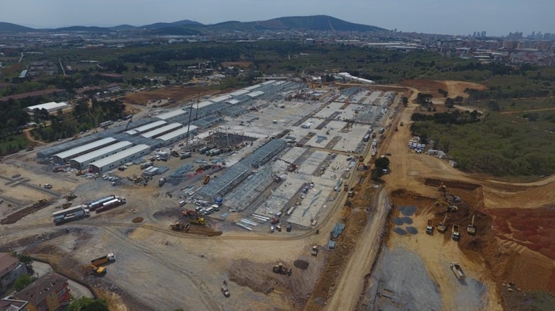 <p>Biri Atatürk Havalimanı yerleşkesine, diğeri de Sancaktepe Sarıgazi Mahallesi'ne yapılan hastanelerin salgın, deprem ve afet hastanesi olarak kullanılması hedefleniyor. </p>