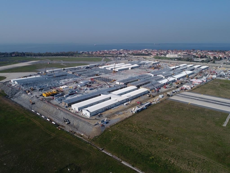 <p>Her biri 184 bin metrekare alana kurulan hastaneler, 70 bin metrekare kapalı alana sahip olacak. </p>