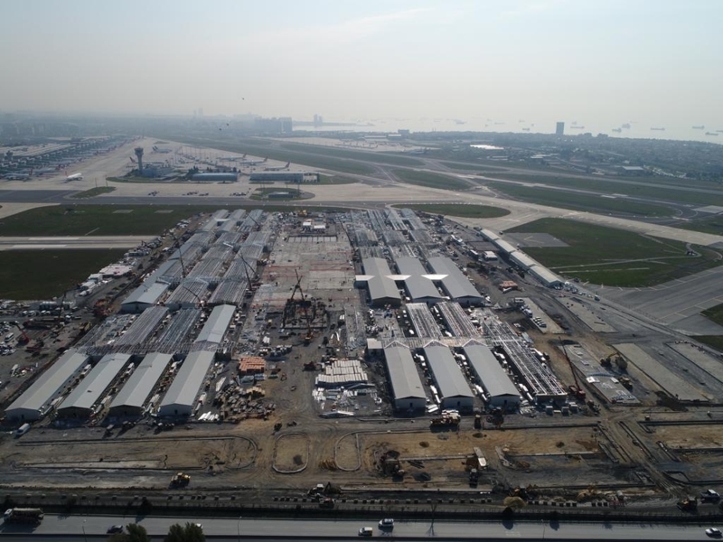 <p>1008'er adet yatak kapasiteli olan merkezlerde istenildiğinde her oda yoğun bakıma dönüştürülebilecek.</p>