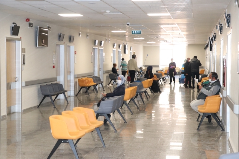 <p>Koronavirs nedeniyle gelen hastalarn hastanede tedavi srelerini konforlu ekilde geirdiini aktaran imen, unlar kaydetti:</p>