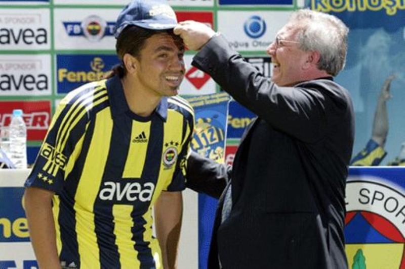 <p>'Ancak Be�ikta� bana, Fenerbah�e ise Kayserispor’a daha fazla para teklif etti. 6 ay sonra bo�a ��k�p istedi�im yere imza atard�m ama bu bana yak��mazd�. ‘Kul�b�m nas�l daha �ok kazanacaksa ben onu kabul ederim’ dedim. Bu y�zden vicdan�m �ok rahat. Transfer hikayemle ilgili y�llarca yalan yanl�� �eyler anlat�ld�.'</p>