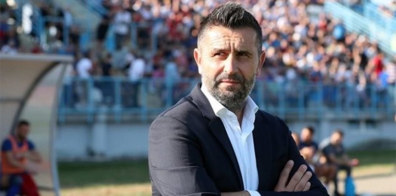 <p>'Nenad Bjelica'yı getirecek muhtemelen Fenerbahçe. Bjelica üzerinden değil, Emre Belözoğlu üzerinden gitmek lazım. Uzun yıllardır futbol içinde, vizyon sahibi, deneyimi yüksek. Muhtemelen sportif direktör oluyor.'</p>