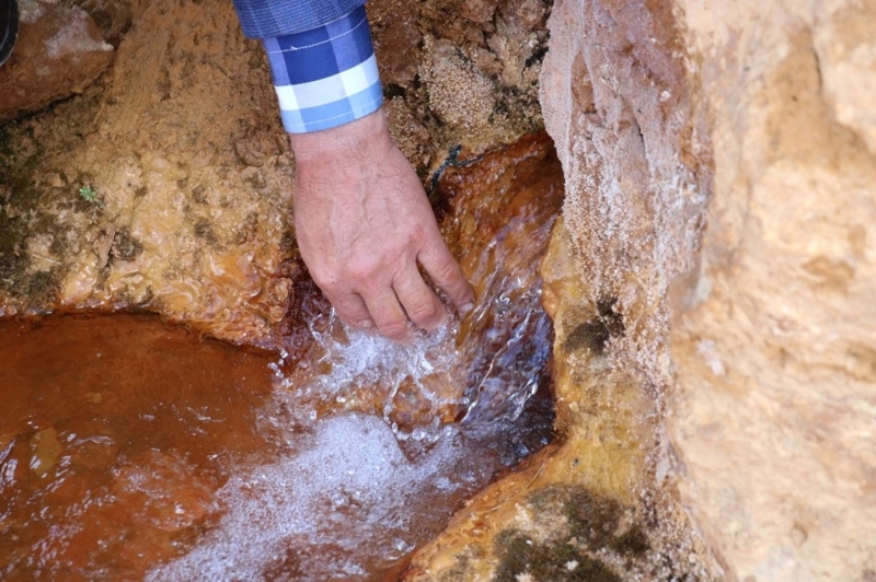<p>'Burada Sivas Valiliğimiz devamına belediyemiz tarafından bir sondaj çalışması yapılırsa, ne yapılacağı açığa çıkacak. Burada birkaç tane havuz olsa vatandaş tarafından ziyaret edilir...'</p>