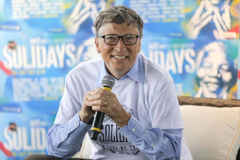 <p>Bill Gates, geçtiğimiz günlerde de herkesin karantina altında kalmasını ve dışarıya asla çıkılmaması gerektiği konusunda uyarılarda bulunmuştu.<br></p>