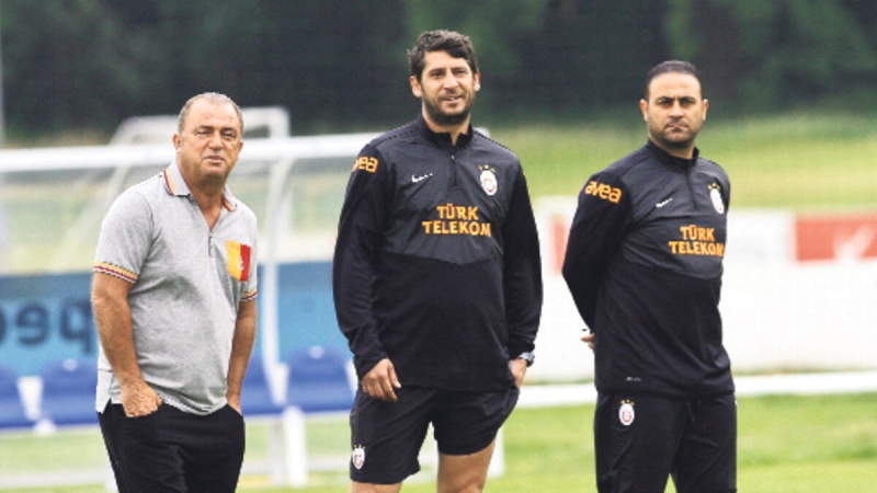 <p>Galatasaray Teknik Direktörü Fatih Terim, kurmayları ile birlikte gelecek sezonun transfer planlamasını yapıyor.</p>