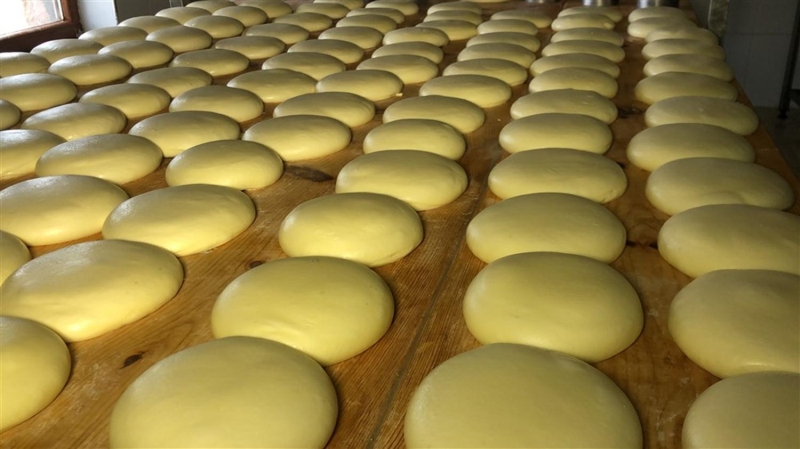 <p>Bu süreçte biraz daha iyi beslenmek vücut direncini artırmak açısından peynirler probiyotik ve protein açısından zengindir. Süt ürünleri, peynir, kaşar, gravyer, yoğurt, kefir.</p>