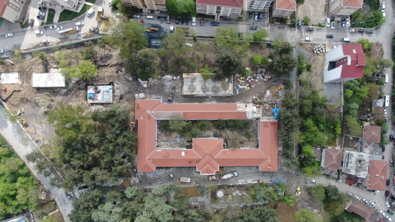 <p>Hastanede yapılan çalışmalar havadan da görüntülendi.</p>