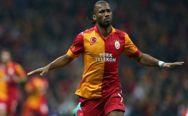 <p>Sıralamada Afrika futbolunun en tanınan isimlerinden Fildişi Sahilli yıldız Didier Drogba görev aldığı 106 maçta attığı 66 golle dördüncü olurken </p>