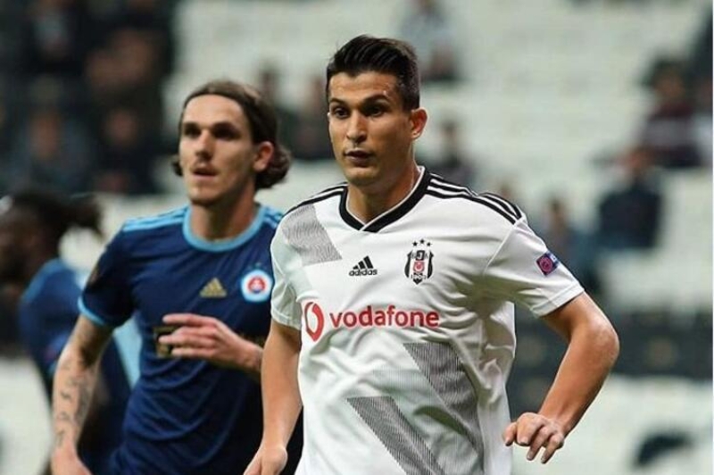 <p><b>U AN BEKTA'TA EN BEENDN OYUNCU KM? </b></p><p>Necip'i beeniyorum. Hakknda kt yorumlar da yaplyor ama Necip son derece profesyonel bir oyuncu.</p>