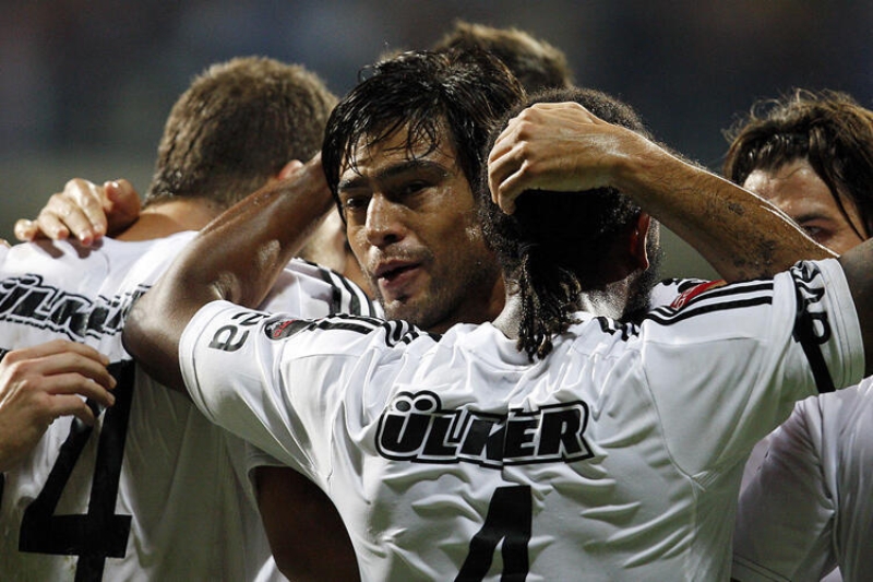 <p><b>FENERBAHE M GALATASARAY MALARI MI DAHA HEYECANLIYDI? </b></p><p>Derbilerin hepsi heyecanlyd. Tercih yapamayacam. kisi de diyebilirim.</p>