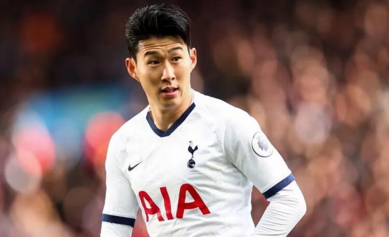 <p>Yldz futbolcu, askerliini bitirdikten sonra ngiltere'de 14 gn karantinada kalacak.</p>