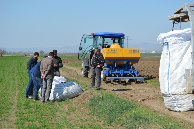 <p>Do�a Tohumculuk �slah operasyon sorumlusu Hasan A�r�, AA muhabirine yapt��� a��klamada, �irketlerinin geli�tirdi�i 18 patates t�r�n�n, Sand�kl�'da adaptasyon deneme ekimini yapt�klar�n� s�yledi.</p>