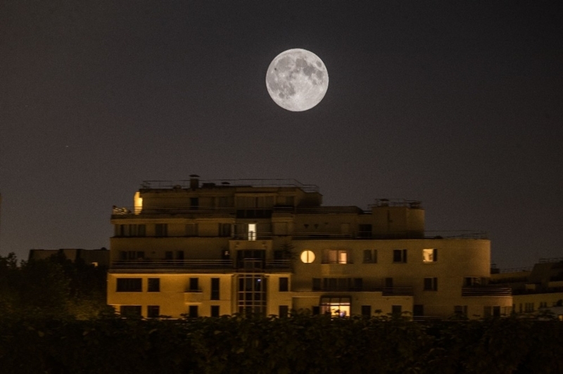 <p>Ay’n Dnya’ya en yakn konumda olduu ve bu yl drdnc kez gzlenen Sper Ay, ABD, talya, Fransa, Hindistan, Avustralya, Almanya, Meksika, Guatemala, Trkiye, Avusturya gibi birok lkede grntlendi.</p>