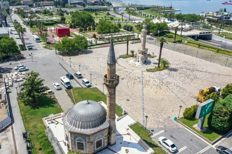 <p><b>- İÇ ANADOLU'NUN ASIRLARA MEYDAN OKUYAN İBADETHANELERİ</b><br></p>