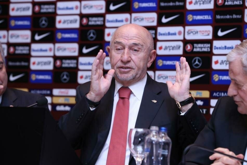 <p><b>GEREKEN� YAPMAYA HAZIRIZ</b><br></p><p>'Biz ald���m�z karar�n fark�nday�z. E�er zaten Bakanl�ktan, Bilim Kurulu’ndan iyi haberler gelmezse, biz de gerekeni yapar�z.'</p>